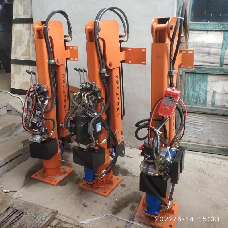 乌鲁木齐县重汽蓝牌随车吊 3.2吨 国六动力强 液压驱动 农用自卸起重机